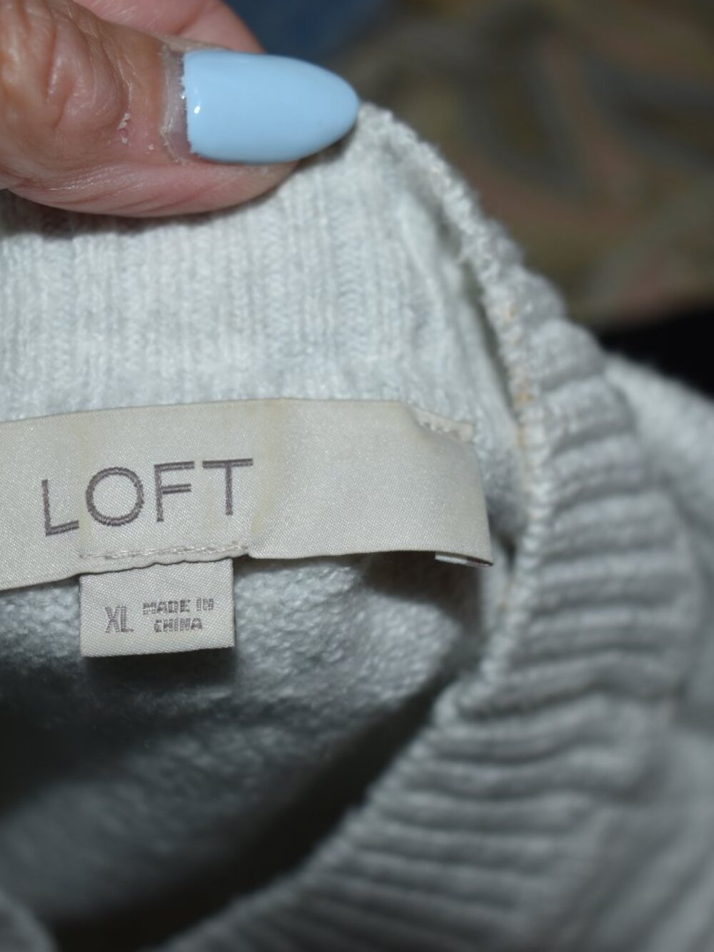 sweater - Picture 6 of 6
